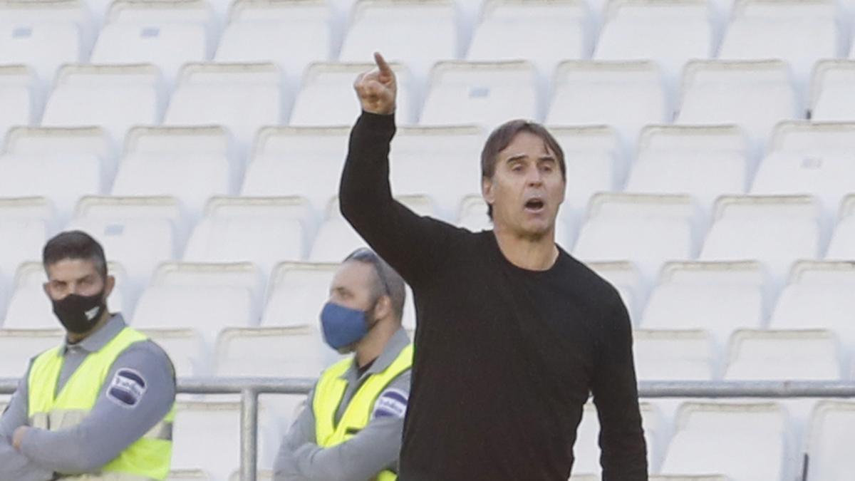 Lopetegui durante la reanudación del Betis - Sevilla