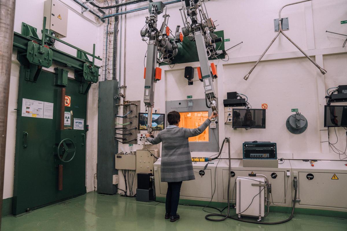 Laboratorio de verificación de residuos radiactivos en El Cabril.