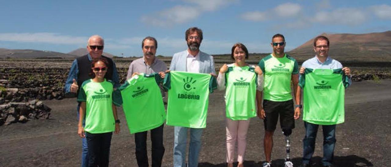 Kenneth Gasque (i), Arona Merino, Rafael Morales, Pedro San Ginés, Gladys Acuña, Lionel Morales y Antonio Morales.