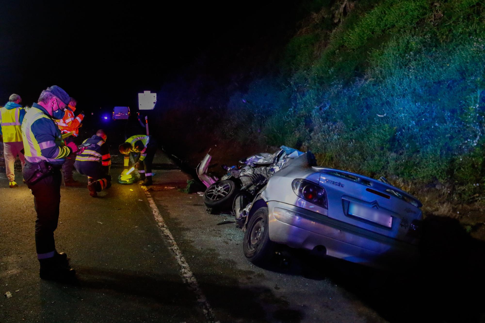 Las imágenes de la tragedia en Caldas | Tres muertos en un accidente de tráfico