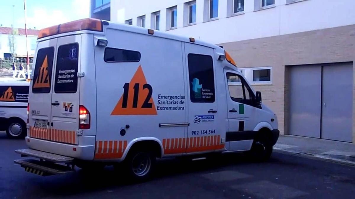 Una ambulancia del servicio de emergencias 112.