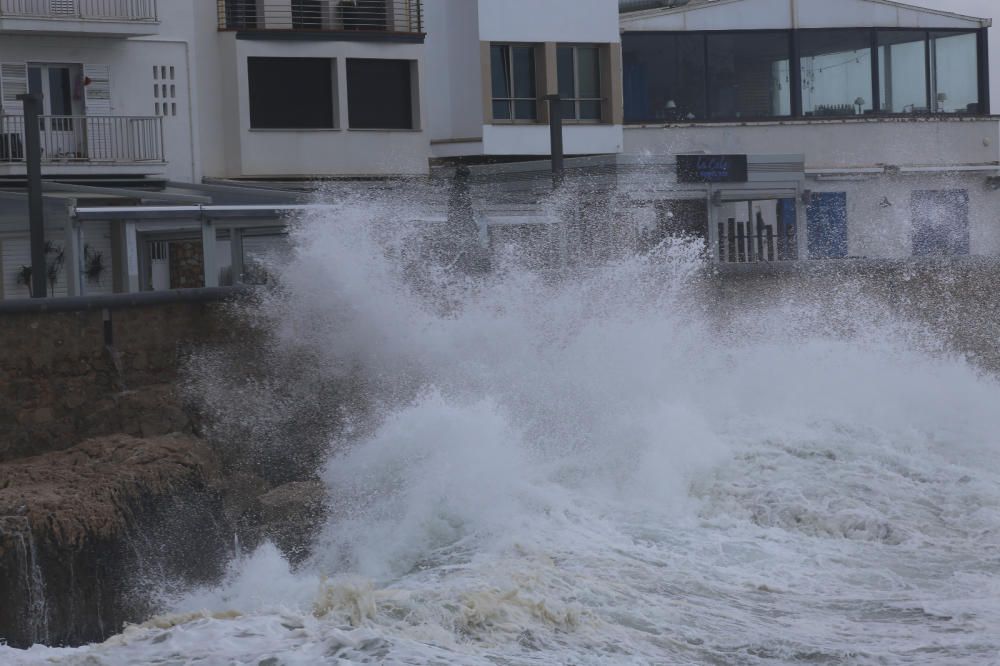 Temporal de llevant a l'Escala