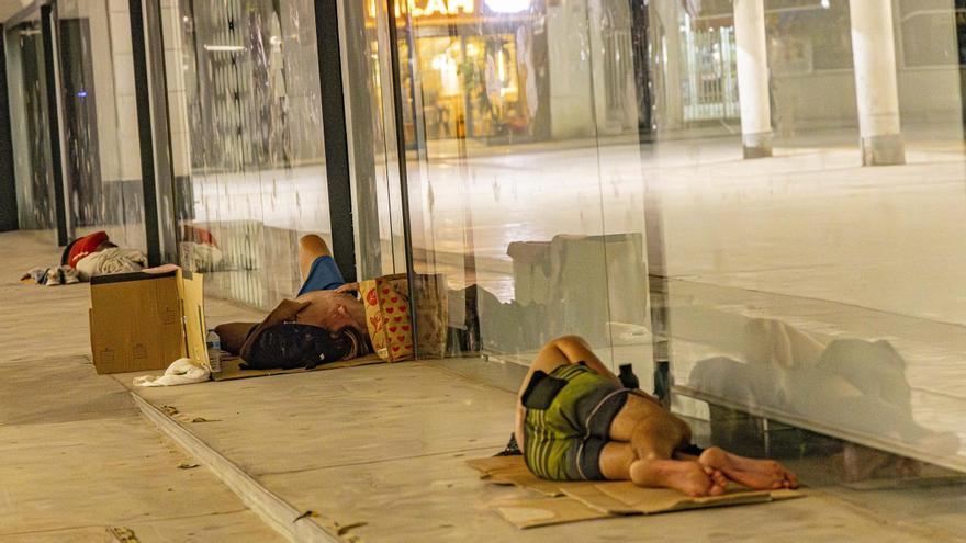 Alicante frente al desafío del sinhogarismo: cada vez más personas viven en la calle