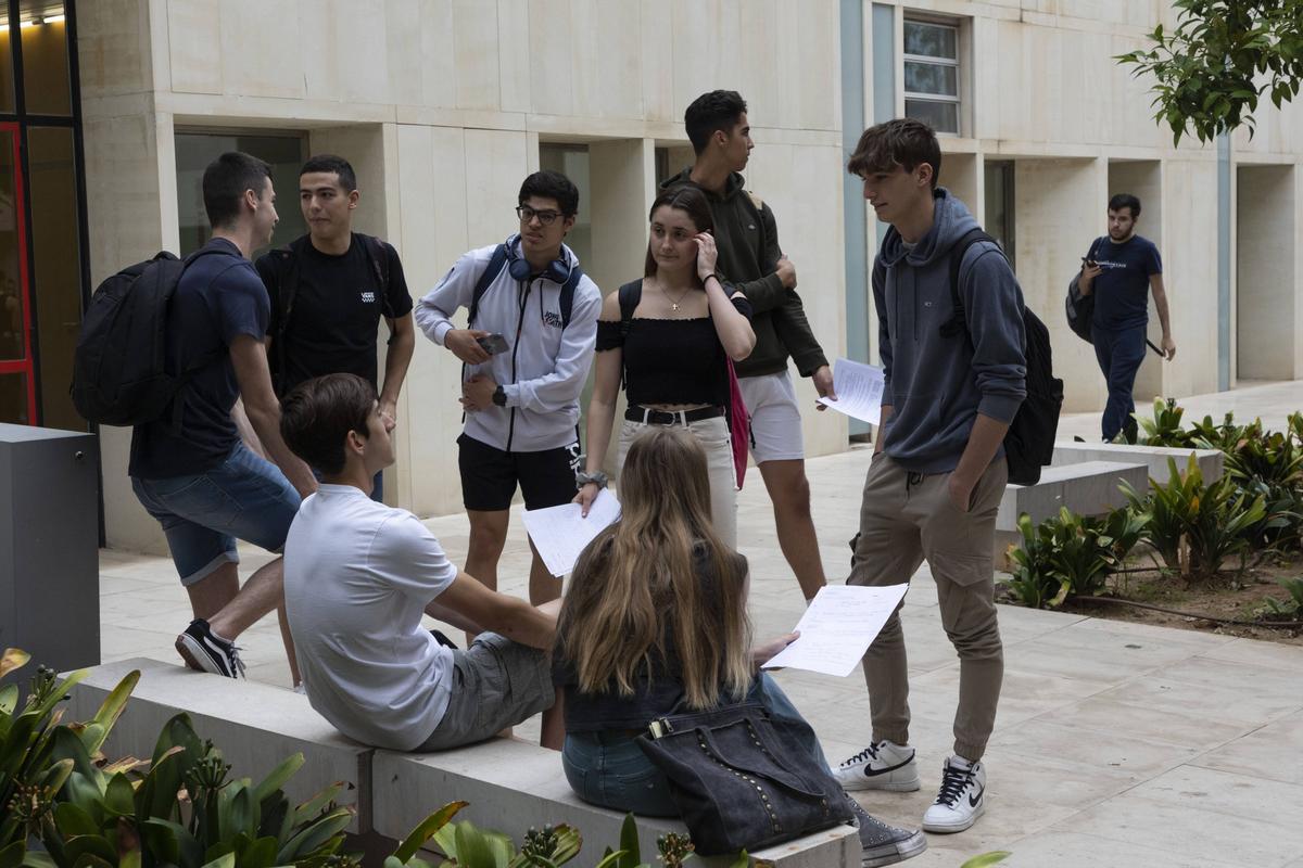 Valencia. VLC. Examenes e selectividad de castellano y de inglés, Escuela de Caminos.