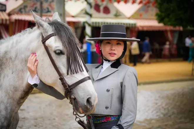 FOTOS | Las imágenes del viernes de Feria en Sevilla