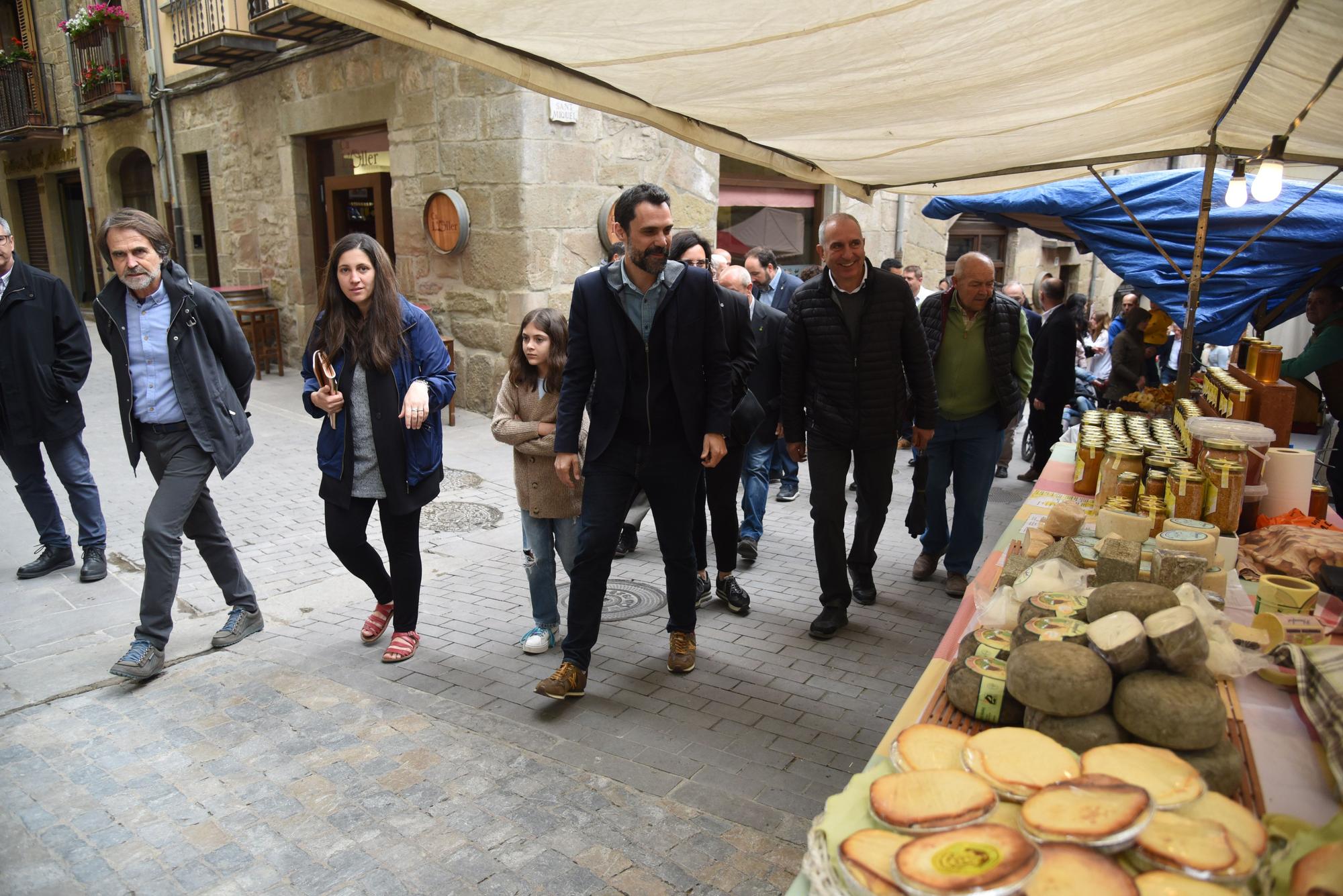 La Fira de Sant Isidre de Solsona obre amb ambient, però pendent del cel