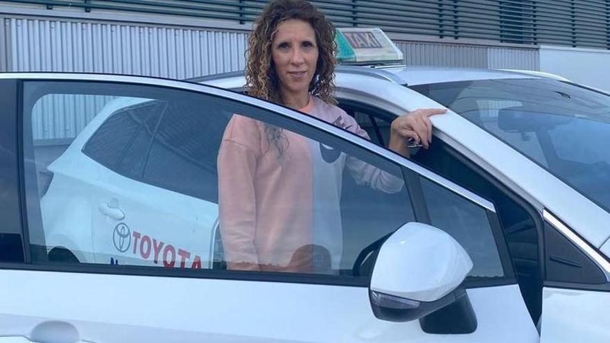 La falta de conductores pone en jaque el futuro del sector del taxi en Galicia en un momento de auge
