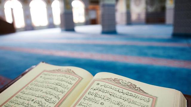 Ejemplar del Corán, el libro sagrado del Islam.