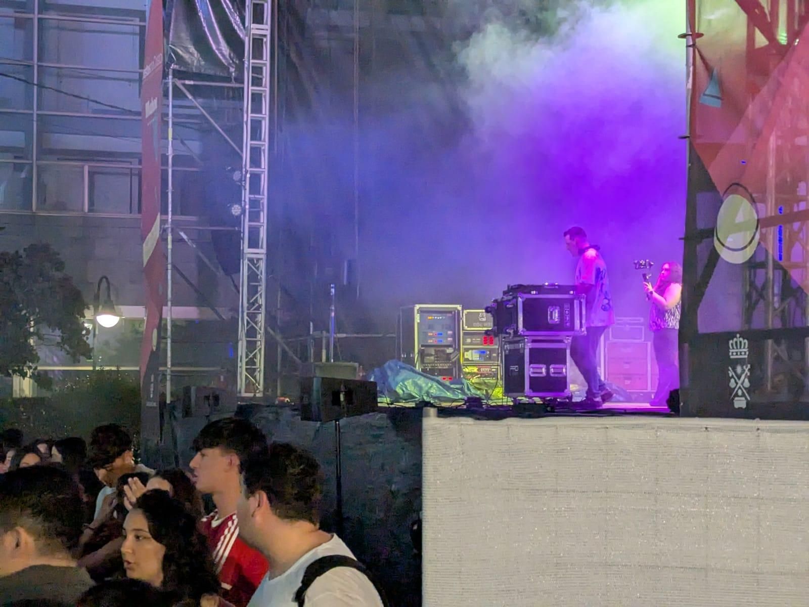 Dj Michi triunfa en el inicio de las Festas do Cristo de Cangas