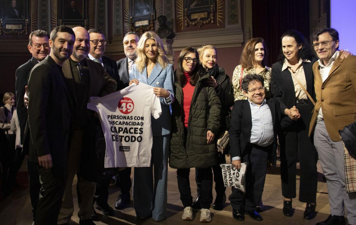 El PP i el PSOE eliminen de la Carta Magna el terme ‘disminuït’ per l’empenta social