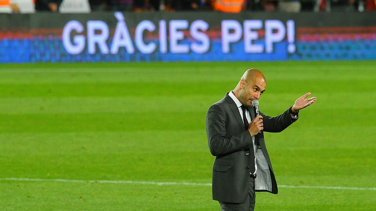 Guardiola se despide del Camp Nou el 5 de mayo de 2012 al final del Barça-Espanyol.