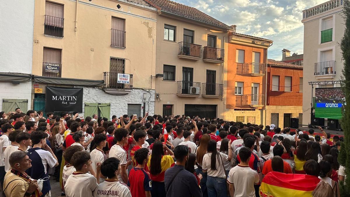 Polémica en Plasencia por la final del Mundial: reclaman el traslado de la pantalla gigante y los DJ a La Isla.