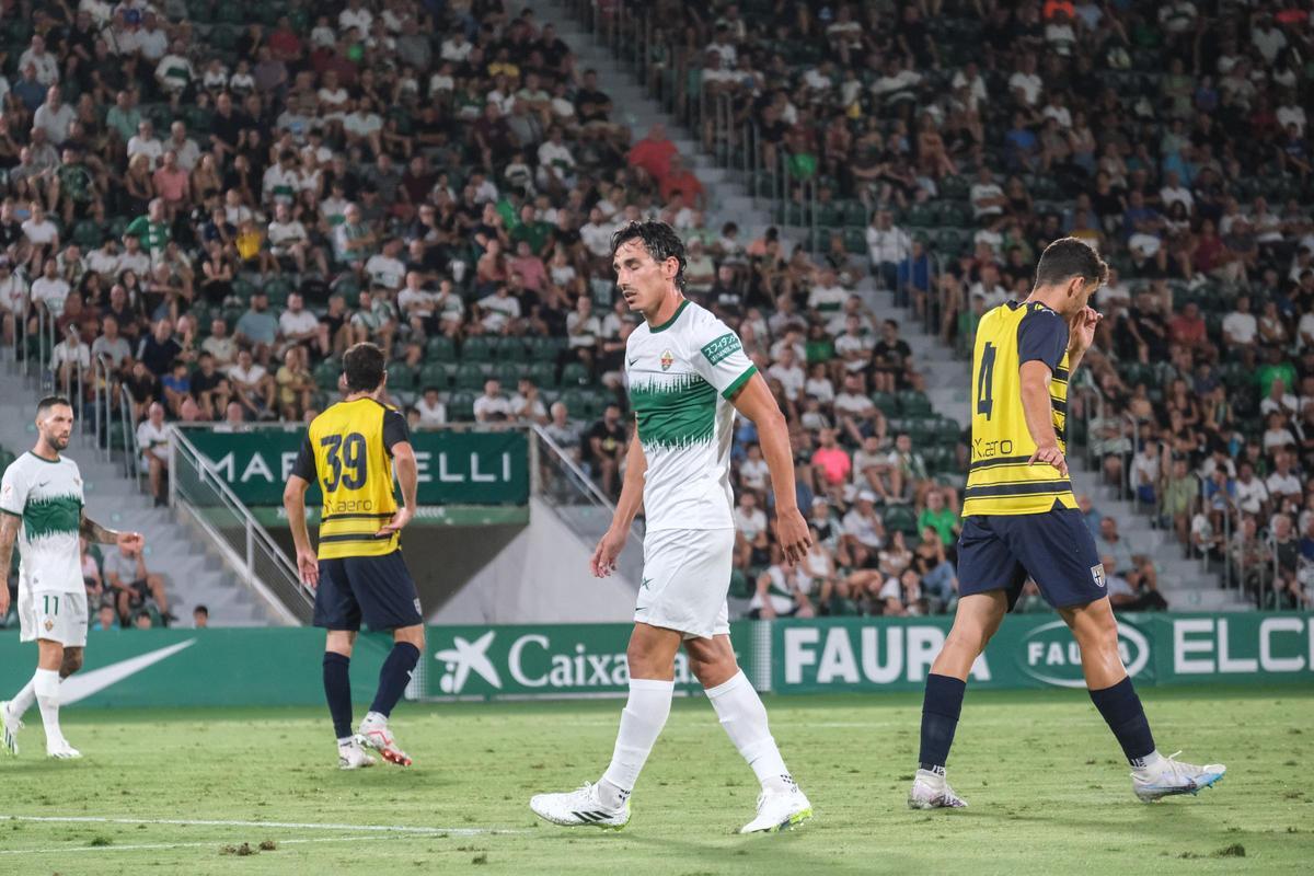 Las mejores imágenes del Elche CF - Parma Calcio 1913 del trofeo "Festa d´Elx"