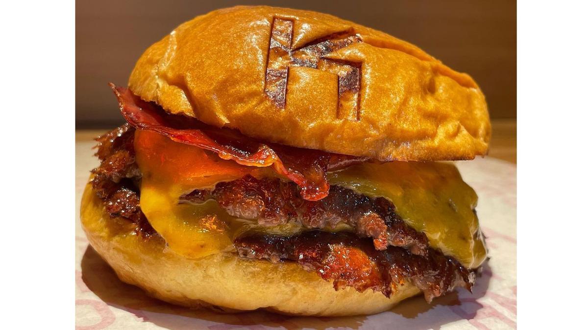 ‘Burger’ con carne de wagyu: es el producto más icónico de la hamburguesería japonesa Kemako.