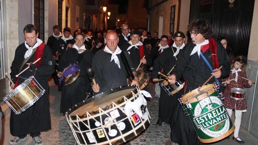 La primera tamborada del año homenajea al &#039;redoblador&#039; Manuel Marín