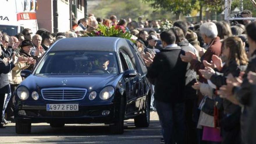 Miles de personas despiden en León  y Lena a los seis mineros fallecidos