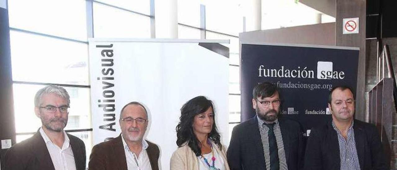 Juan Carlos Fasero, SGAE; Nani García, organizador; la edil Belén Iglesias; Juan Rivas, colaborador y Carlos Ares, técnico. // Iñaki Osorio