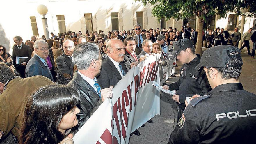 Una de las protestas llevadas a cabo contra las tasas por el Colegio de Abogados de Alicante.