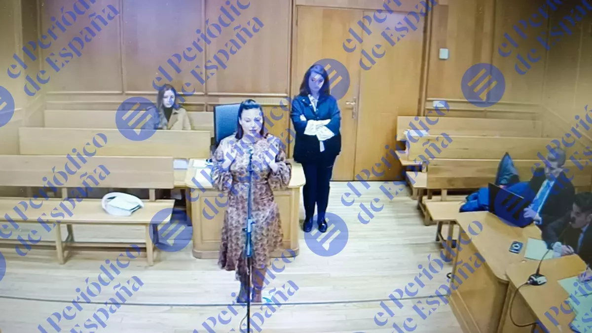 El duro interrogatorio del juez Carretero a Elisa Mouliaá: "Dice que se sacó el miembro viril. ¿Sabe usted para qué?"