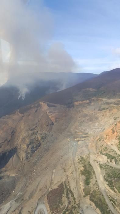 Un incendio castiga Carballeda de Valdeorras