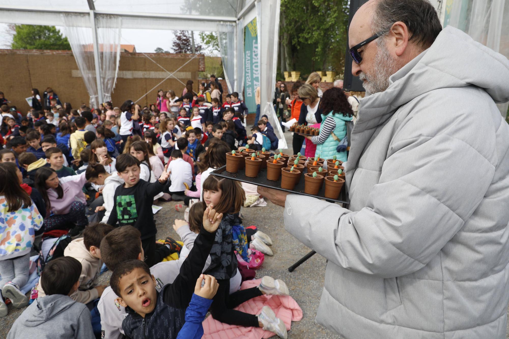 En imágenes: Diversión entre plantas para 500 escolares que celebran los 20 años del Botánico