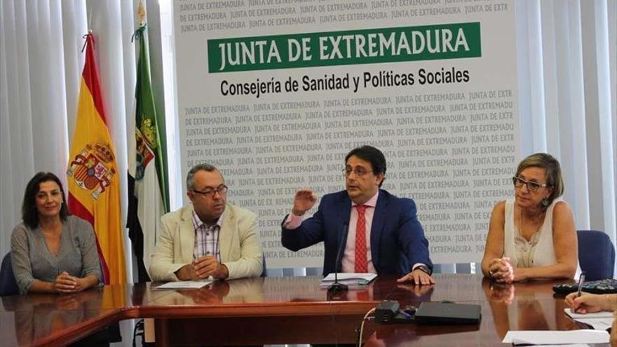 Dimite la directora del SEPAD en Badajoz por vacunarse antes de tiempo