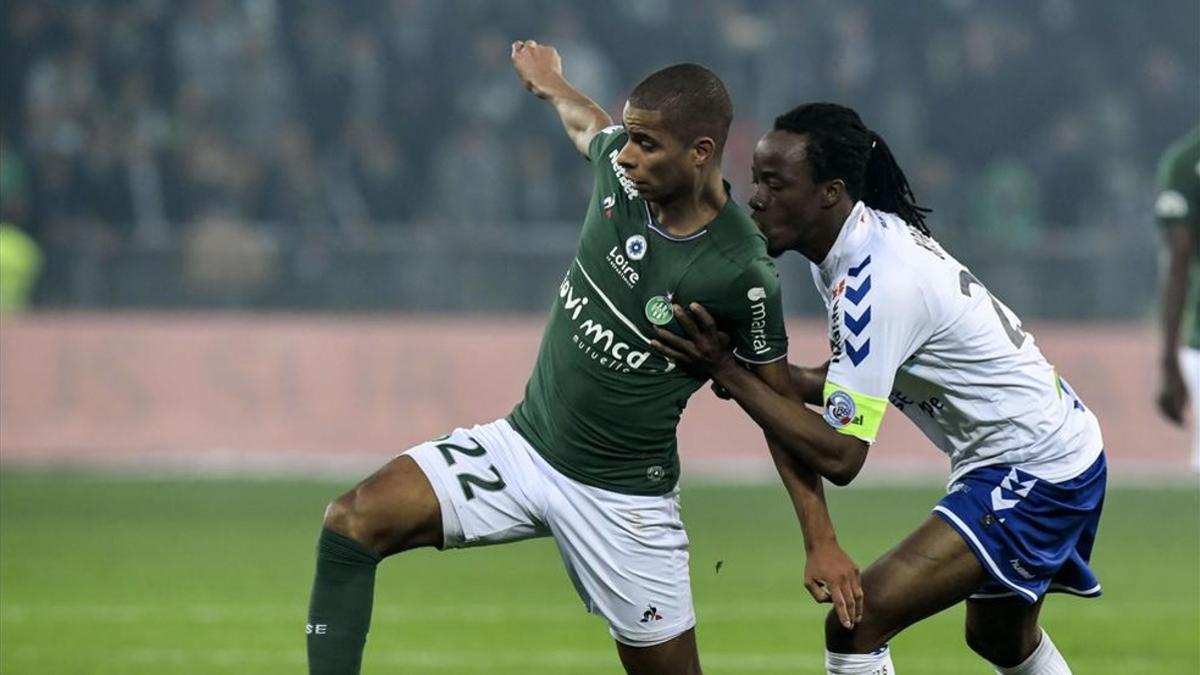 Paquet, a la izquierda, marcó uno de los goles del Saint-Étienne