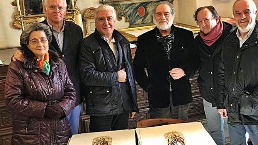 Heras, García Faria, Palmero, Muñoz de Pablos, Somoza y Rivera de las Heras, con los bocetos.