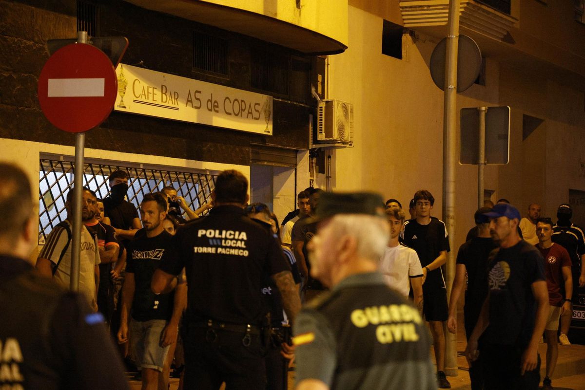 La Guàrdia Civil, durant els aldarulls a Torre Pacheco.