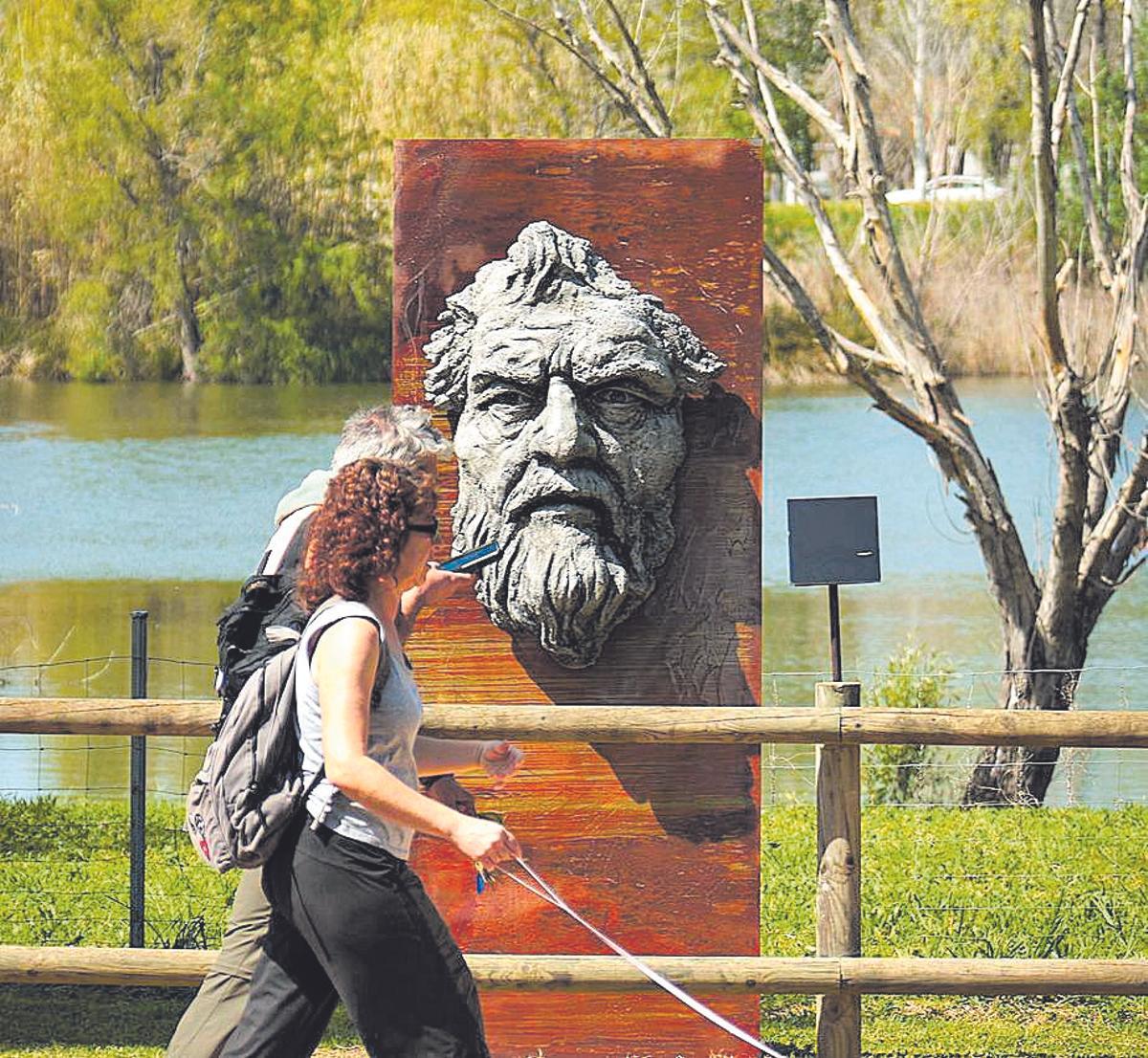 Una de les peces de Tomàs Pons que es poden veure al parc dels Estanys de Platja d’Aro fins al febrer del 2025.