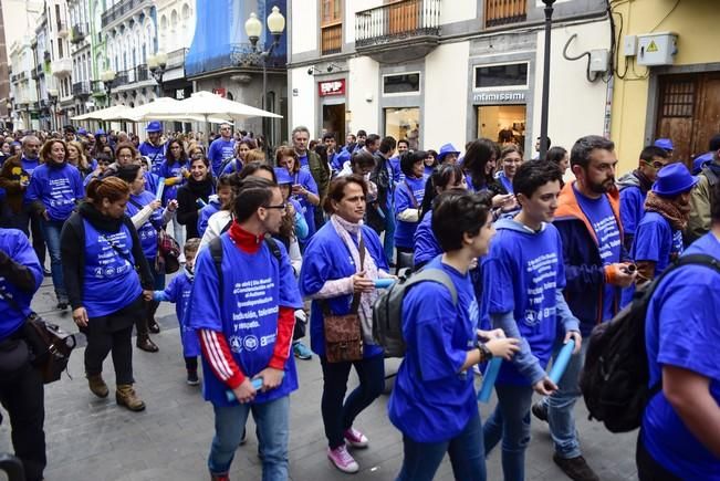 Marcha azul para celebrar el Dia Mundial de ...