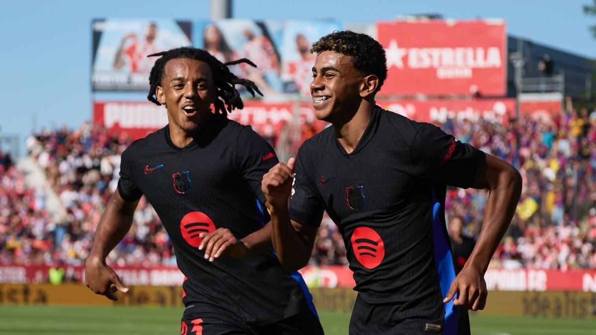 Lamine y Kounde celebrando un gol frente al Girona
