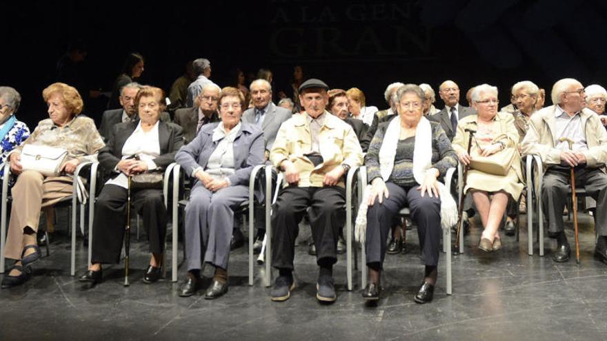 Figueres homenatja 110 persones que fan 90 anys
