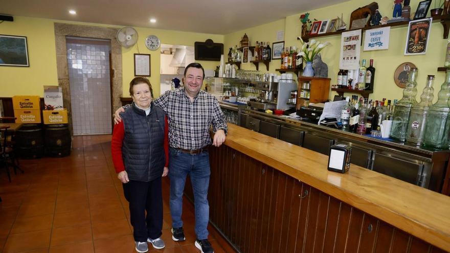 El histórico bar de Santiago donde los estudiantes aún beben por 70 céntimos: "A la gente le gusta que haya algo que resista"