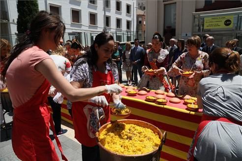 Más de 7000 'cassoletes' en el día de les Calderes de Almassora