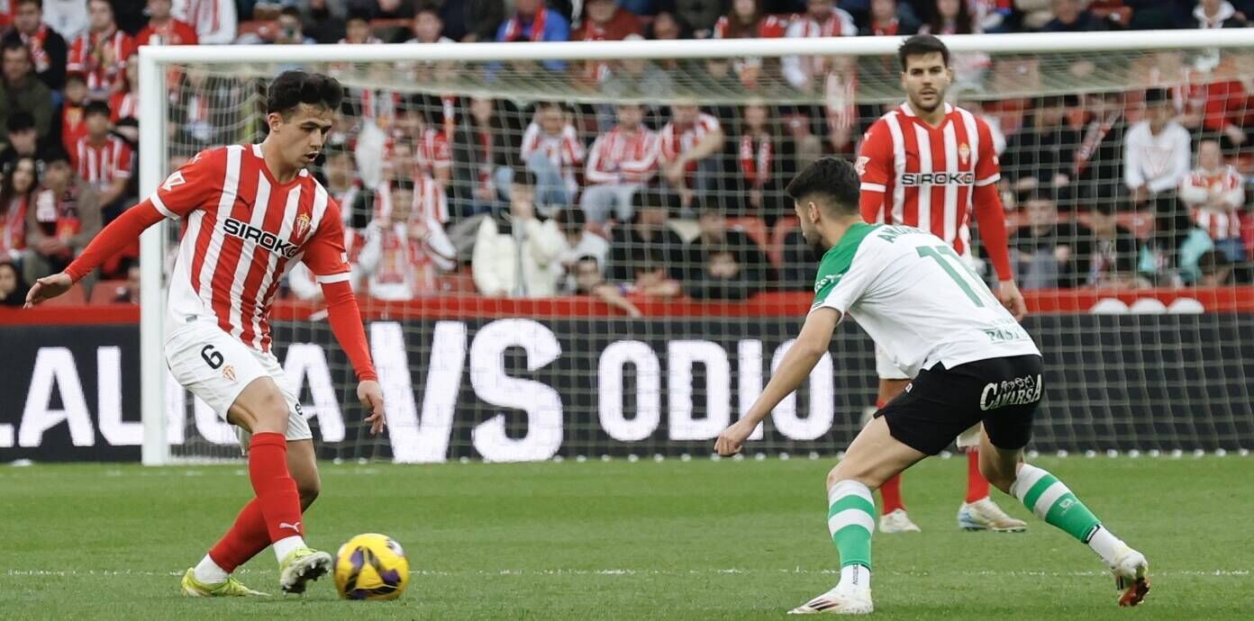 EN IMÁGENES: Ambientazo en el Sporting-Racing de Santander disputado en El Molinón