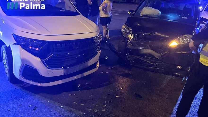 Un conductor ebrio provoca un grave accidente en Palma al saltarse un semáforo en rojo