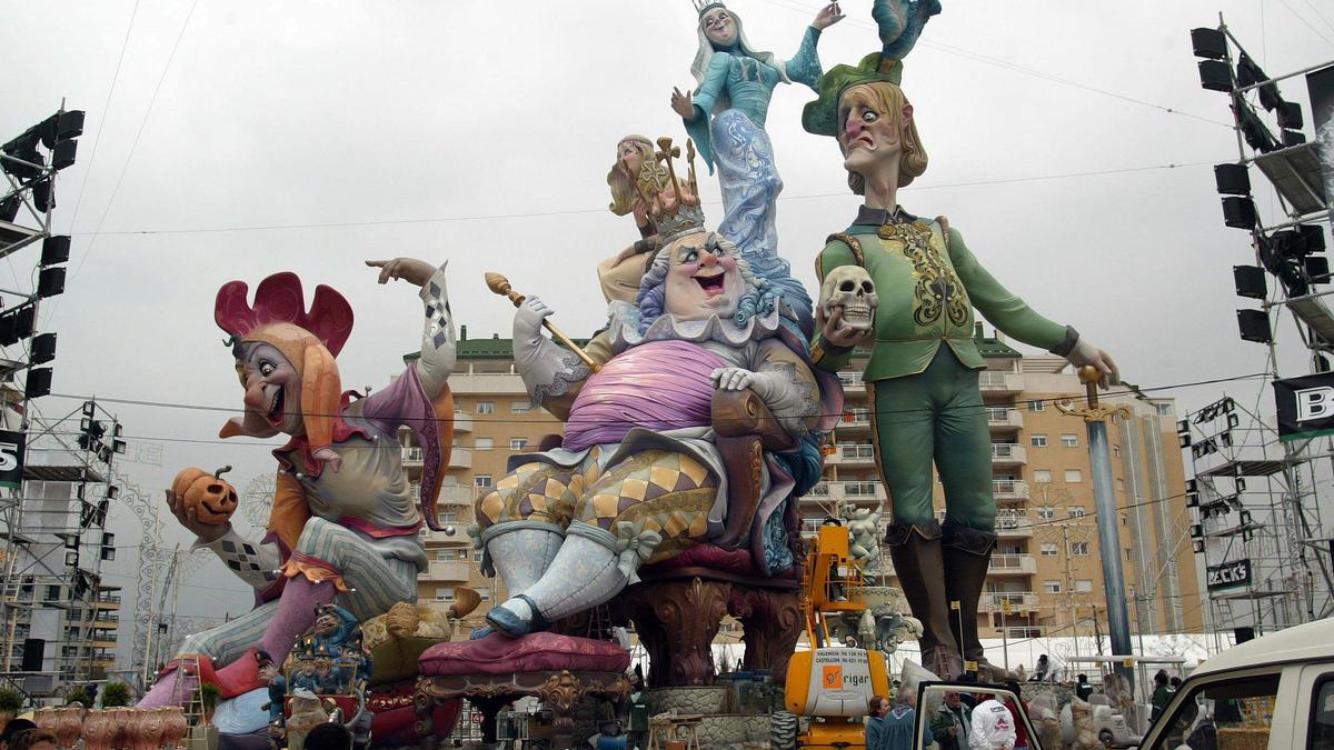 Falla Nou Campanar de 2005, de Pedro Santaeulalia