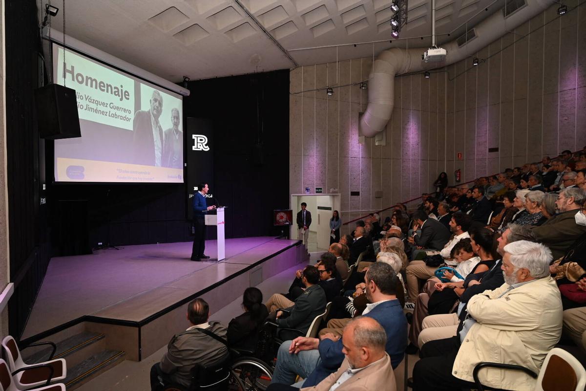 Fotogalería | Así ha sido el emotivo adiós a Emilio Vázquez y Emilio Jiménez, capitanes de Fundación CB Fotogalería | Así ha sido el emotivo adiós a Emilio Vázquez y Emilio Jiménez, capitanes de Fundación CB