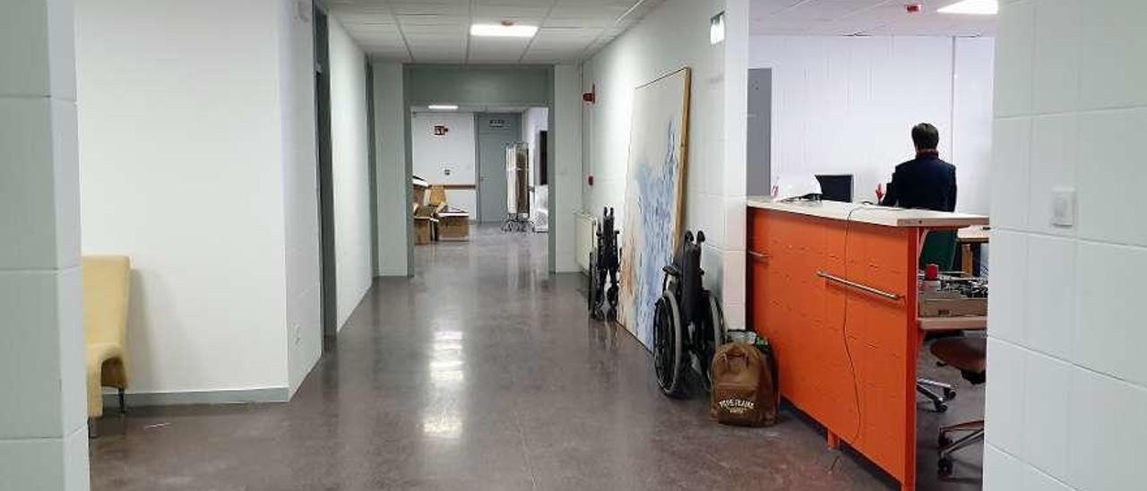 Nueva sede de la Xunta en La Doblada para valorar discapacidades, aún de mudanza. // Marta G. Brea