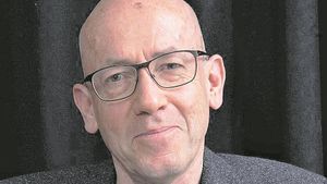 El escritor Morris Gleitzman, autor de Siempre.