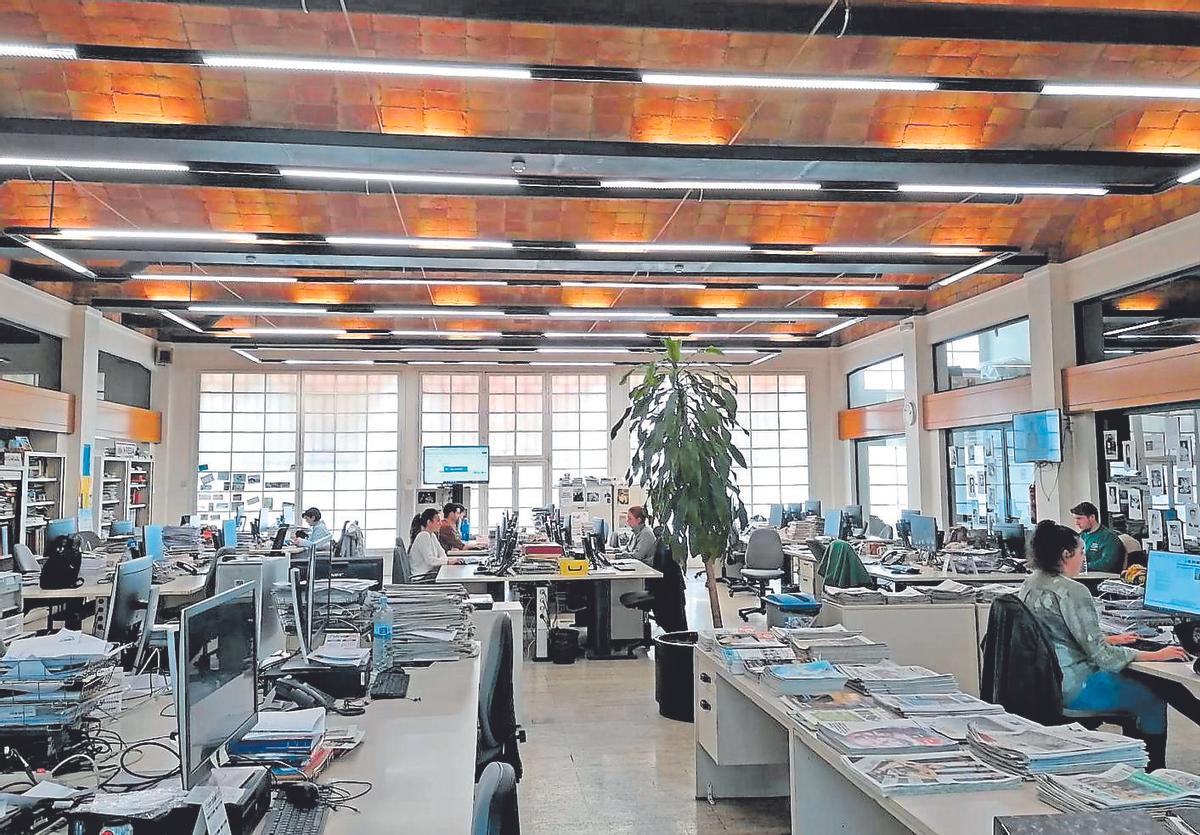 Pla general de la redacció de Regió7