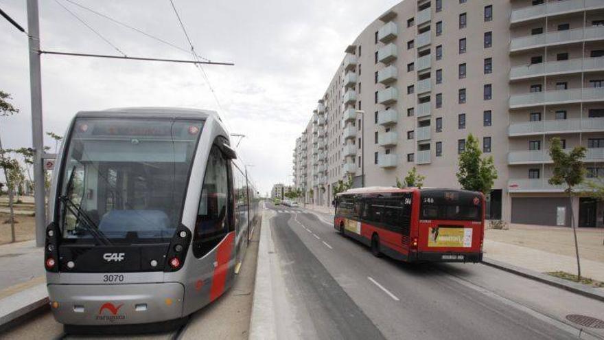 Los vecinos exigen prolongar la lanzadera de la línea 54