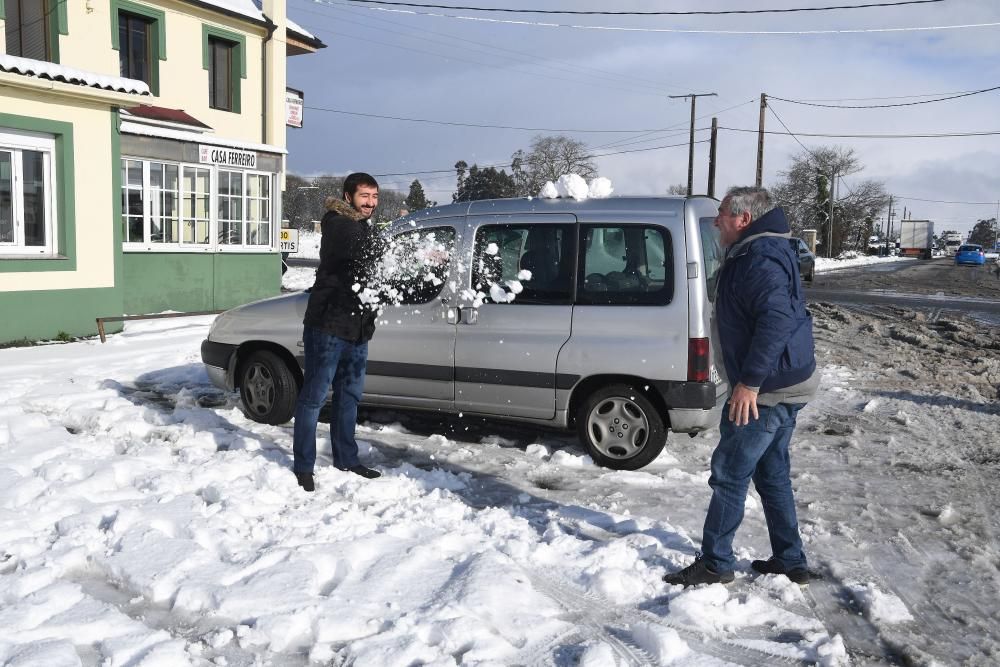 La nieve llega a la montaña de A Coruña