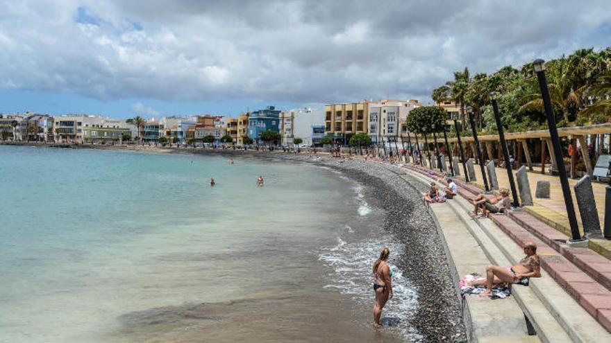 Un hombre se ahoga en el mar en una playa de Gran Canaria