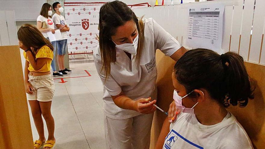 Algunos menores no ocultaron su temor a las agujas.