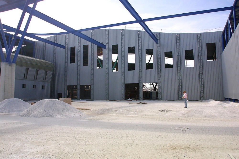 El Palacio de Congresos de Málaga fue inaugurado en 2003. Obra del arquitecto Ángel Asenjo, desde entonces ha sido sede de numerosos eventos en la capital de la Costa del Sol. Desde ferias inmobiliarias hasta salones del automóvil pasando por castings o la tradicional Muestra Infantil en Navidad