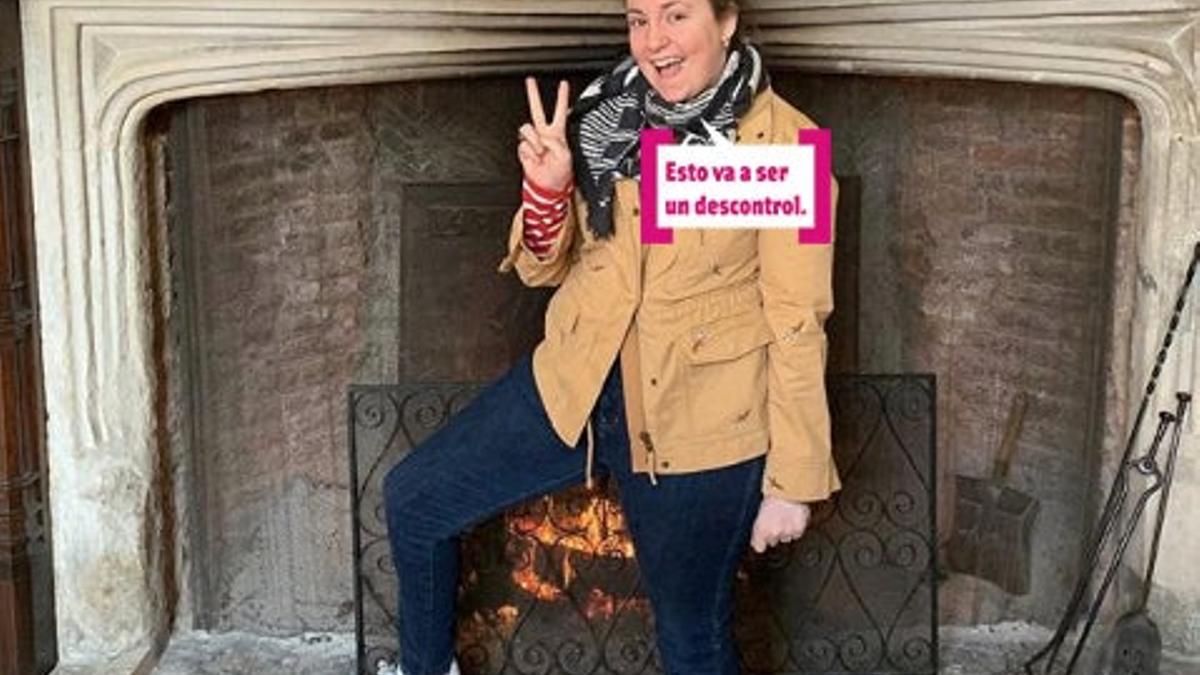 Lena Dunham tira a la basura la báscula de peso