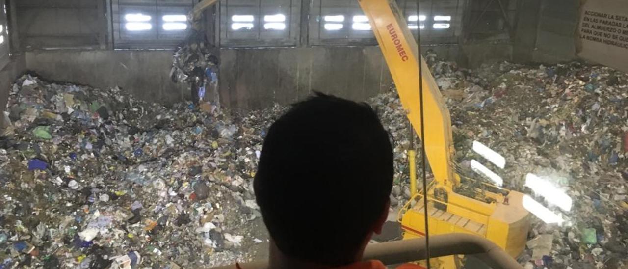 El Consell negocia con San Miguel de Salinas la instalación de una planta para tratar basura