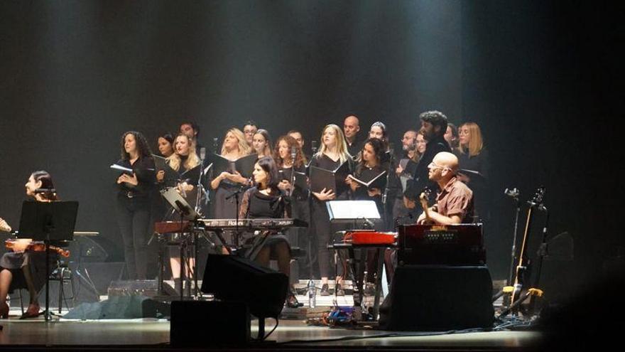 El Coro del Conservatorio Calasancio acompaña a Rodrigo Leao en el Auditori de Castelló